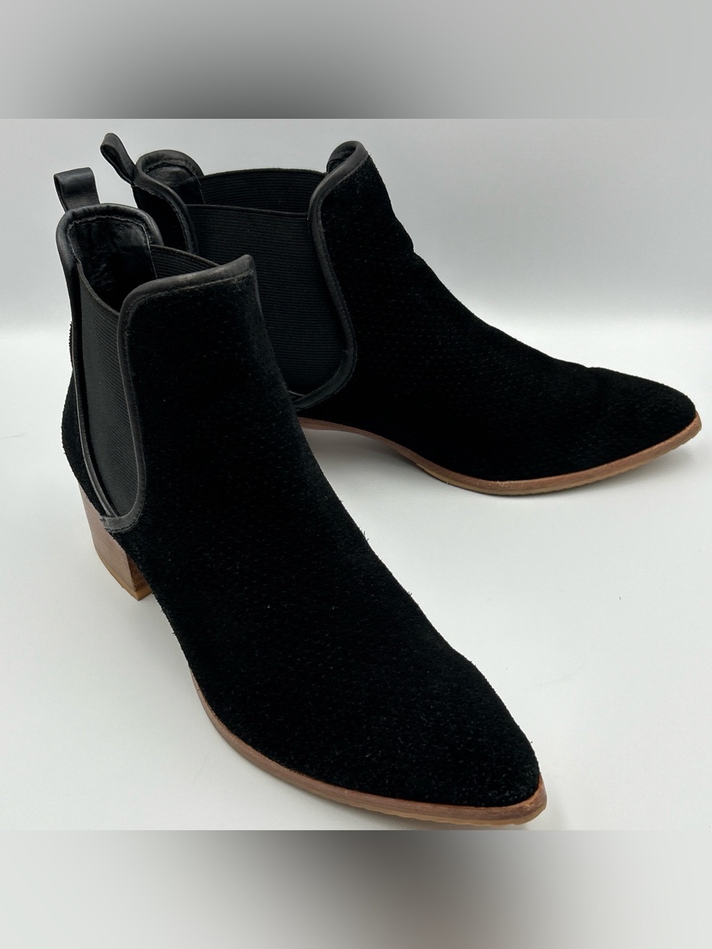 DONALD J PLINER Diaz Chelsea Boot Size 8M Pointed Toe Western Dress Black Suede